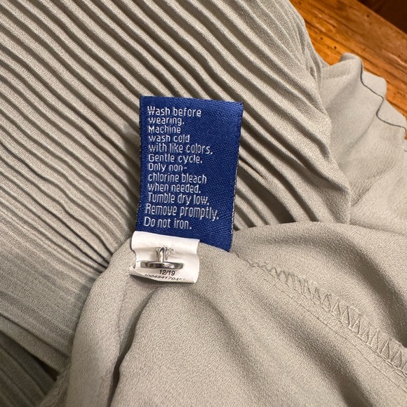 APT.9 small top light sage - Picture 7 of 8